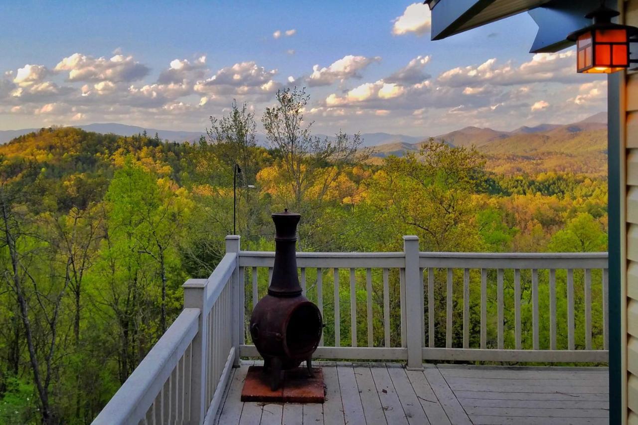 Secluded Mountain Home With Stunning Views And Deck! Bryson City Eksteriør billede