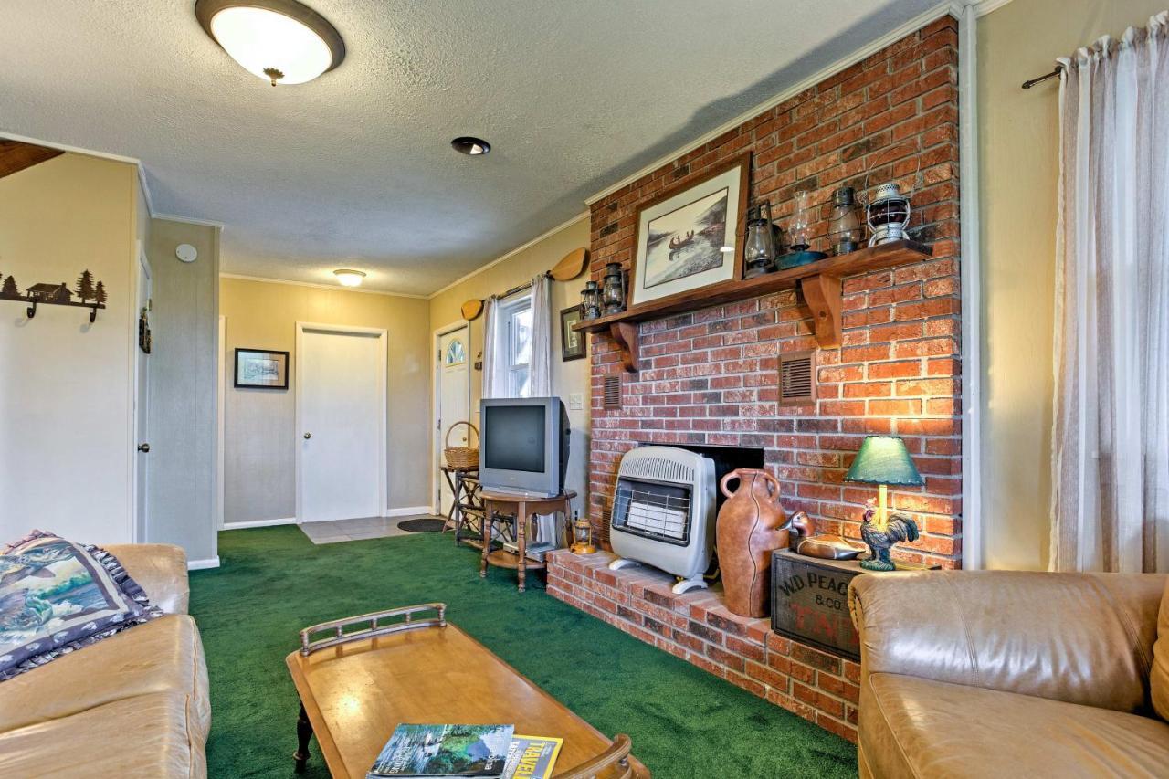 Secluded Mountain Home With Stunning Views And Deck! Bryson City Eksteriør billede