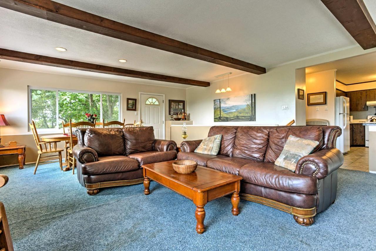 Secluded Mountain Home With Stunning Views And Deck! Bryson City Eksteriør billede
